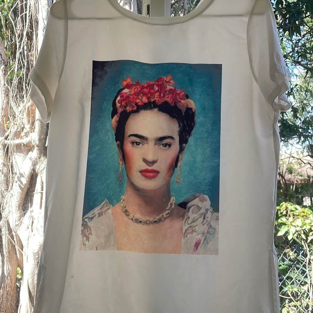Frida Khalo t shirt